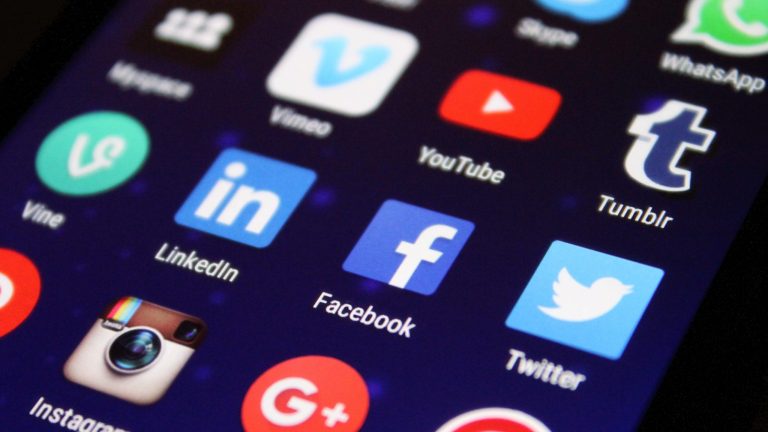 Para atraer hay que empezar por ayudar y por escuchar, no por perseguir hablando sin parar de “lo nuestro”