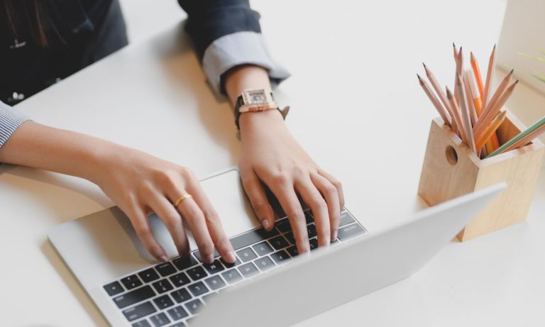 Cómo conseguir la máxima eficiencia en la implementación de un nuevo modelo de trabajo híbrido